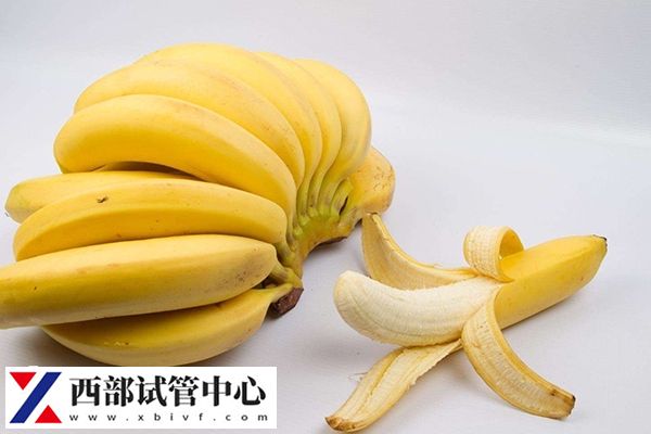 顺产产妇必吃12种水果汇总,前6种适合坐月子食用(图3) 顺产后吃香蕉有催眠作用