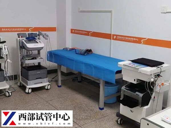 羊水穿刺很可怕?做羊穿的好处、风险、最佳时间、适应人群速览(图2) 孕期做羊穿对宝宝的影响